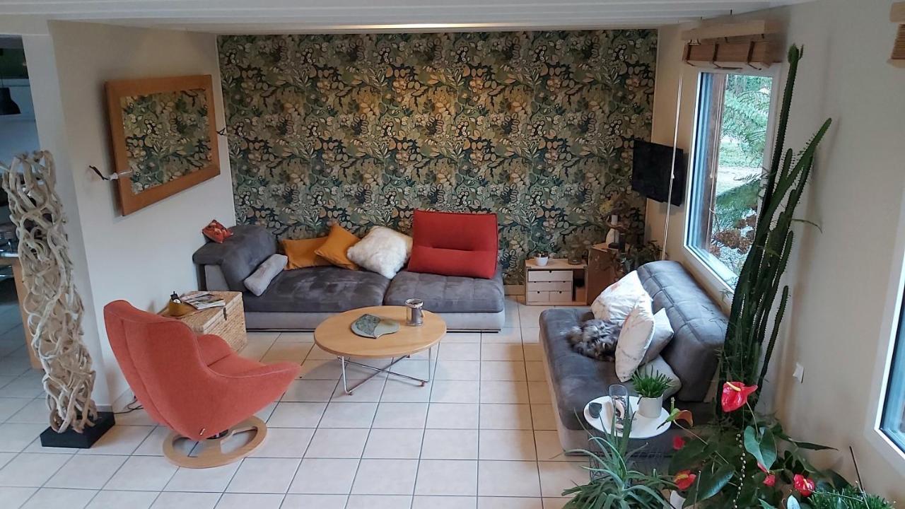 L'Oustaou Du Bodo Bed & Breakfast Ambon Exterior photo